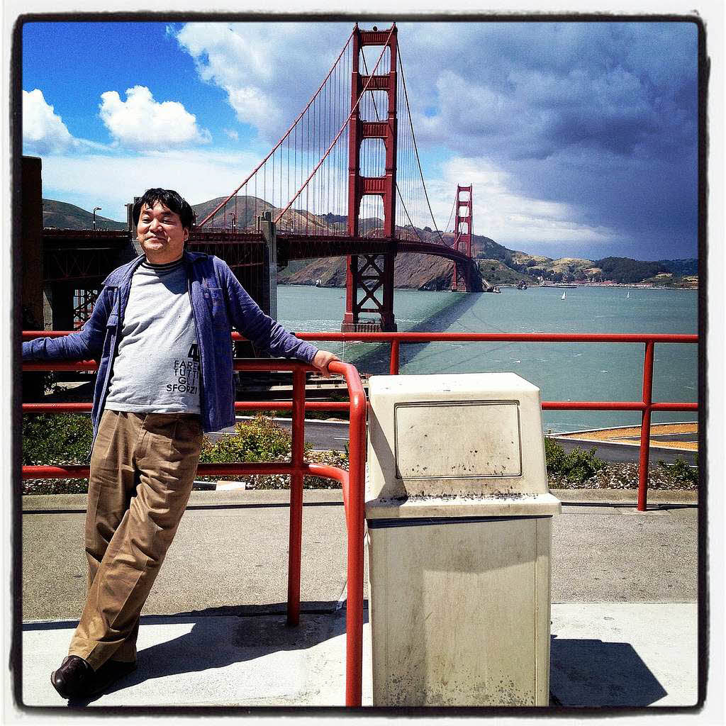 Tourist  am 25. Mai 2012 an der Golden Gate Bridge.