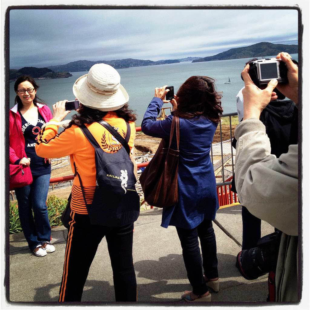 Touristen am 25. Mai 2012 an der Golden Gate Bridge.