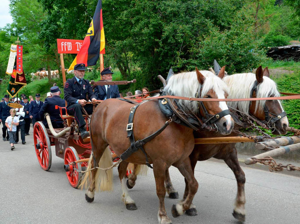 Mit einem Vierspnner war die Dillendorfer Feuerwehr nach Brunnadern gekommen.