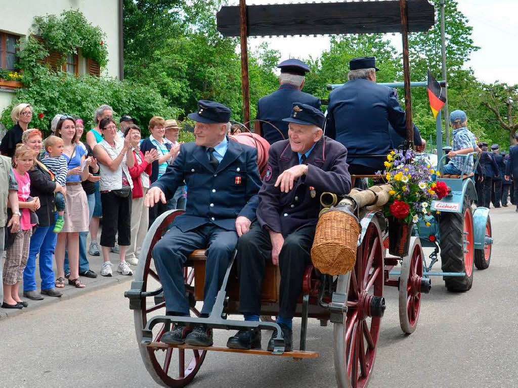 Glckwnsche berbrachten die Wellendinger Feuerwehrkameraden.