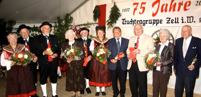 Zahlreiche Ehrungen gab es zum Jubilu...behof&#8220; das 75-Jhrige feierte.   | Foto: Heiner Fabry