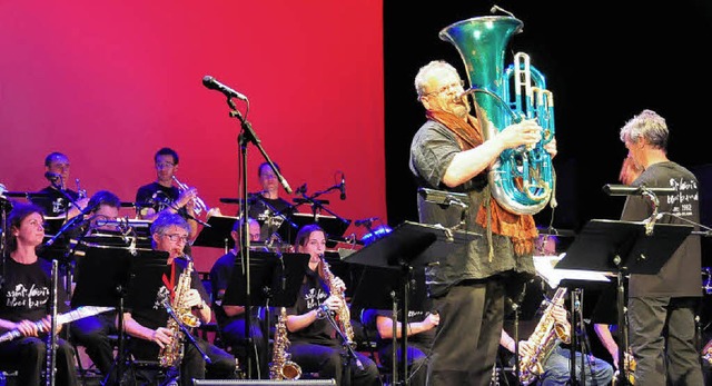 Tubist Michel Godard und die Saint-Lou...pole&#8220; ein mitreiendes Konzert.   | Foto: Mahro