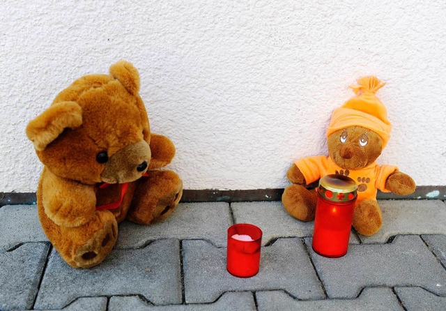 Trauer in Aldingen nach em Tod einer beinah Zweijhrigen.  | Foto: dapd
