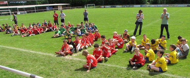 Grundschler treten in Ichenheim zum Fuballturnier an.   | Foto: Dieter Fink