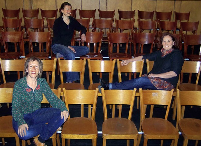 Katja Stocker (vorn links) ist neue Vo...llen, ehe 2013 umgezogen werden muss.   | Foto: Sylvia Timm