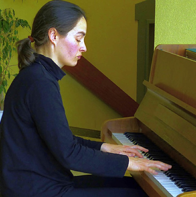 Die Pianistin Ulrike Hfer gab in der Schule in Wasenweiler ein Benefizkonzert.  | Foto: bremer