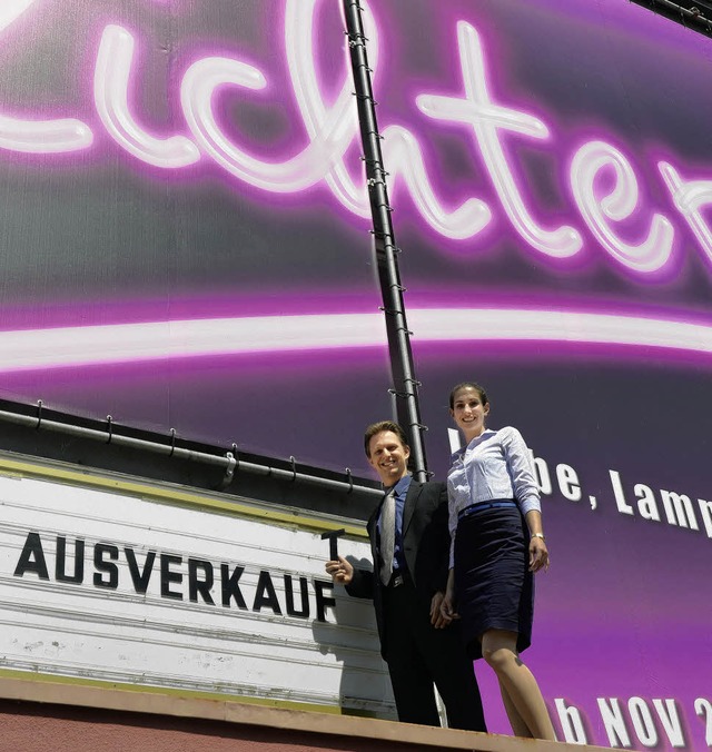 Ausverkauft? Nein. Doch Alexander  Die...rio vom Gloria-Theater arbeiten daran.  | Foto: Jens Klein