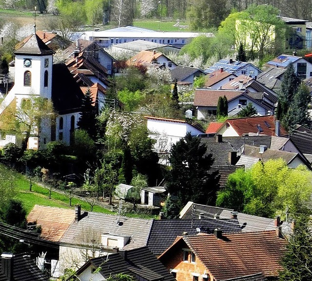 Der idyllisch gelegene Weinort Broggingen   | Foto: Reiner Merz