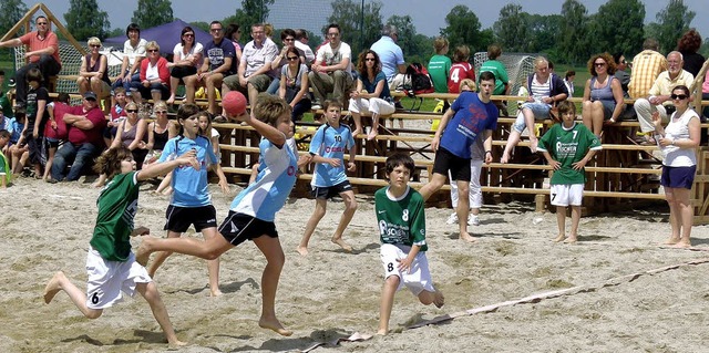 Neben dem Handballturnier der Kinder z...der beim Jugend-Beach-Turnier Knnen.   | Foto: dieter fink