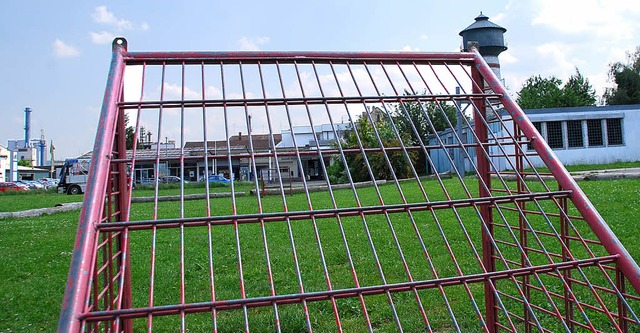 Schwierige Gemengelage: Im Gebiet Gren...im s und einen Kunstrasenplatz bauen.   | Foto: Ralf Staub