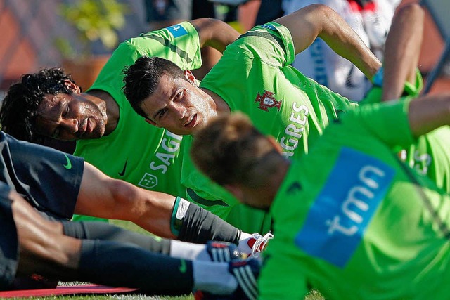 Training an der Silberkste mit Cristiano Ronaldo (Mitte)   | Foto: DPA