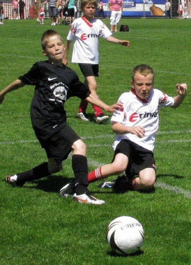 Groer Tag fr die Fuball-Minis: Beim...im &#8222;1. Kinderjahrmarkt&#8220;.    | Foto: Monika Rombach