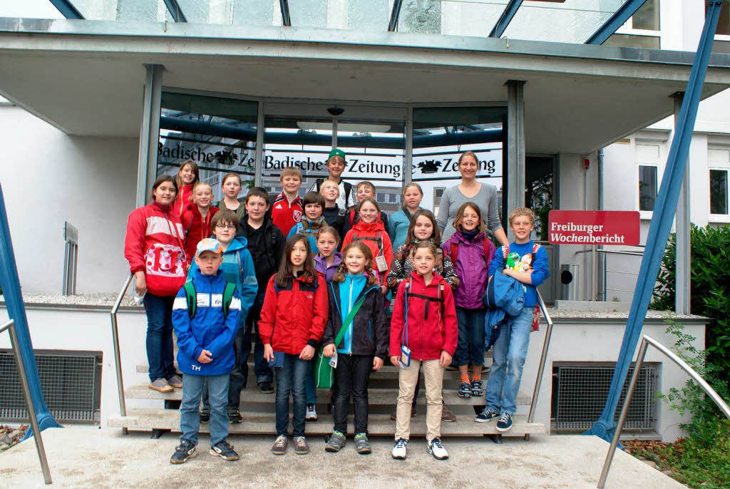 Die Klasse 4b der Sommberg-Schule Lenzkirchen mit ihrer Lehrerin Frau Katharina Kempf Die Klasse 4b der Sommberg-Schule Lenzkirchen mit ihrer Lehrerin Frau Katharina Kempf