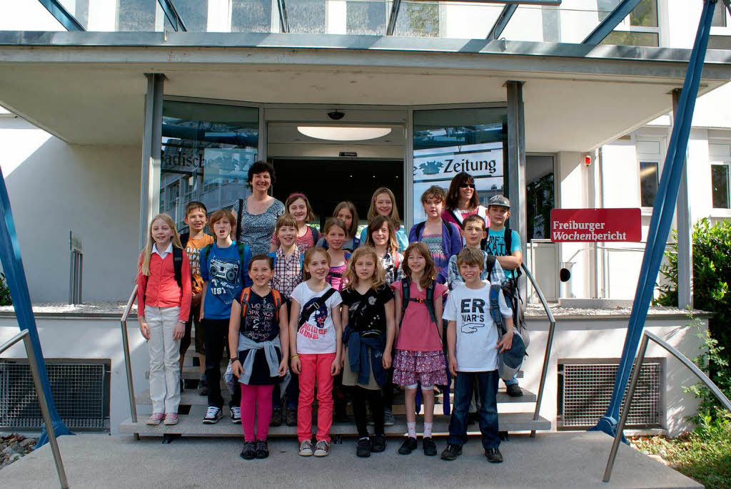 Die Klasse 4d der Grundschule Wittlingen mit ihrer Lehrerin Frau Sibylle Sabatini Die Klasse 4d der Grundschule Wittlingen mit ihrer Lehrerin Frau Sibylle Sabatini