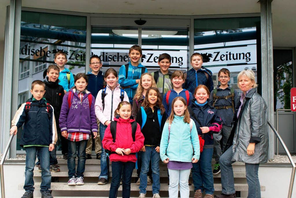 Die Klasse 4 der Grundschule Hecklingen mit ihrer Lehrerin Frau Schänzlin Die Klasse 4 der Grundschule Hecklingen mit ihrer Lehrerin Frau Schänzlin