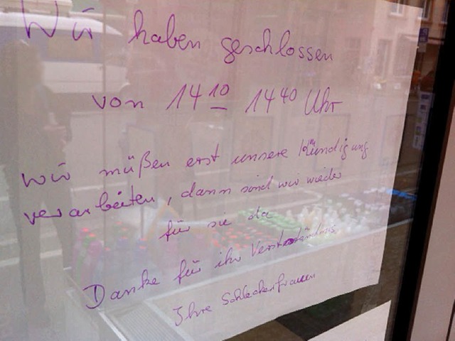 Nachricht der Schleckerfrauen im Schau...iale an der Lehner Strae in Freiburg.  | Foto: Joachim Rderer
