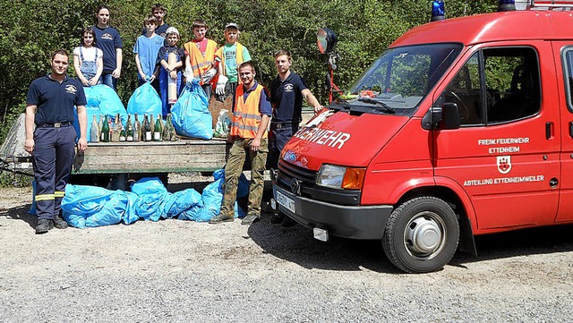 Die Jugendfeuerwehr aus Ettenheimweiler war als Umweltschtzer unterwegs.  | Foto: Privat