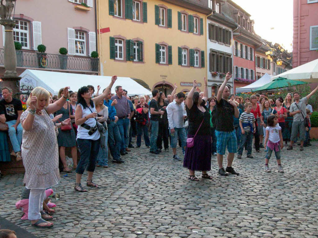 Beste Stimmung bei voller Lautstrke und vollen Glsern: Drei Tage lang war in Staufen bei Wein und Musik wieder vieles geboten,