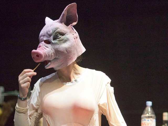 Hemmungslos den Leidenschaften frnen: ein Schwein in einer Bar  | Foto: simon hallstrm