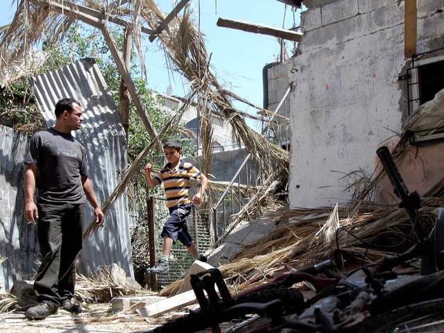 Trmmer in Gaza &#8211; Israel reagier...nbeschuss aus dem Palstinensergebiet.  | Foto: AFP