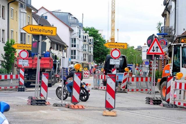 Vollsperrung der Zhringer Strae fhrt zu Chaos