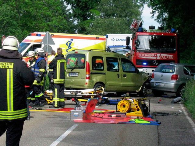Schwerer Verkehrsunfall auf der L123  | Foto: Manfred Lange