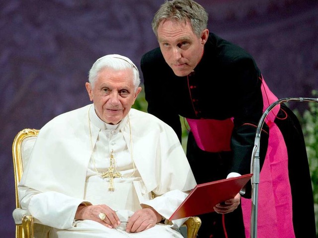 Steht dem Papst sehr nahe: Georg Gnswein.  | Foto: dpa