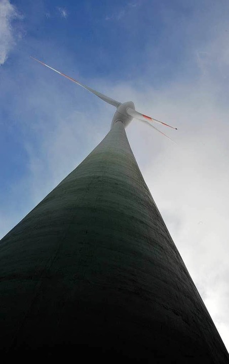 Das geplante Riesen-Windkraftrad auf d...päter errichtet werden als vorgesehen.  | Foto: Michael Bamberger