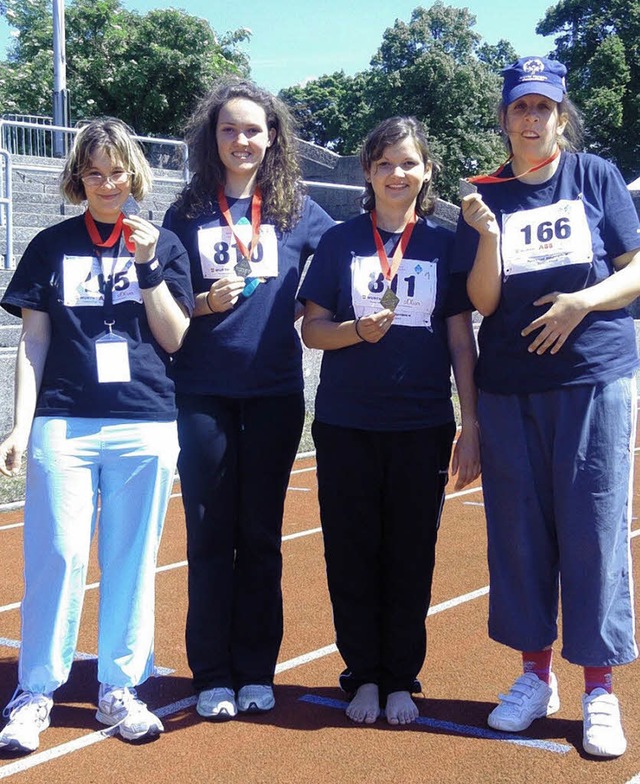 Special-Olympics-Teilnehmer: Von links...anie Rutkewitz und Stephanie Rtschi.   | Foto: privat