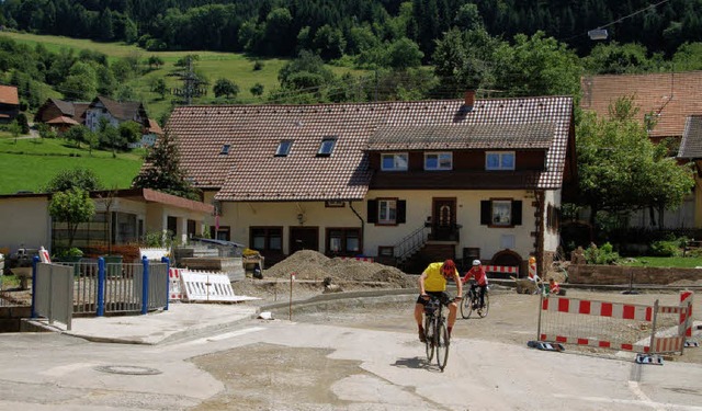 Eine Sand- und Steinwste ist  die Ort... Am besten geht&#8217;s noch per Rad.   | Foto: Pia Grttinger