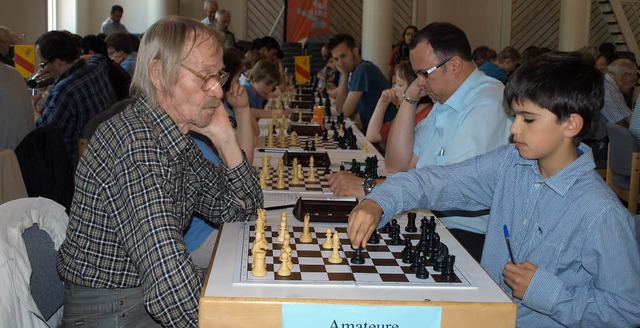 Jung gegen Alt: Beim Badischen Schachk...ielen Teilnehmer aller Altersgruppen.   | Foto: Michael Haberer