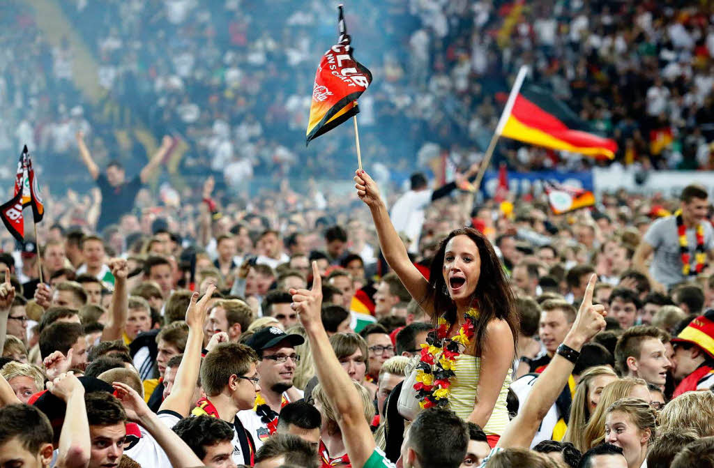 Deutschland-Fans feiern den Sieg.