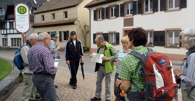 Peter Lutz lud auf eine  der schnsten...d 15 Wanderer aus Nah und Fern kamen.   | Foto: Verein