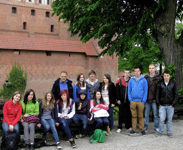 Der Schleraustausch mit Offenburgs Pa...: Ein Gruppenbild vor der Marienburg.   | Foto: Schule