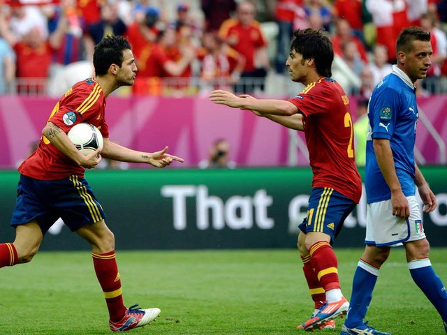 Fabregas verhindert einen Fehlstart     seiner Mannschaft.  | Foto: AFP