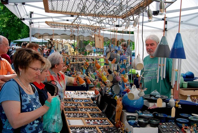 Andrang auf dem Breisacher Tpfermarkt  | Foto: Hans-Jochen Voigt