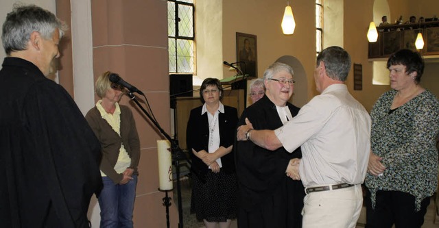 In einem feierlichen Gottesdienst am S...ossen zum Abschied auch einige Trnen.  | Foto: ILona Hge