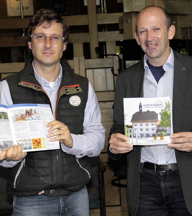 Neue Broschre offiziell prsentiert (...ckiger vom Infoprint-Verlag Lenzkirch.  | Foto: wd