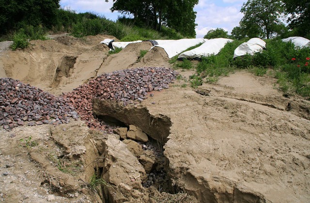 Wenn bei Starkregen der lockere Unterg...mauer die Schlammmassen nicht zurck.   | Foto: Erika Sieberts