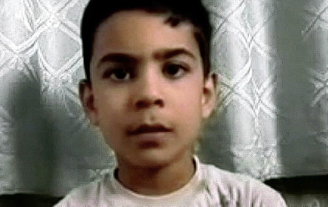 Der elfjhrige Ali al-Sayed berichtete...ifer seien Mnner mit Brten gewesen.   | Foto: DAPD