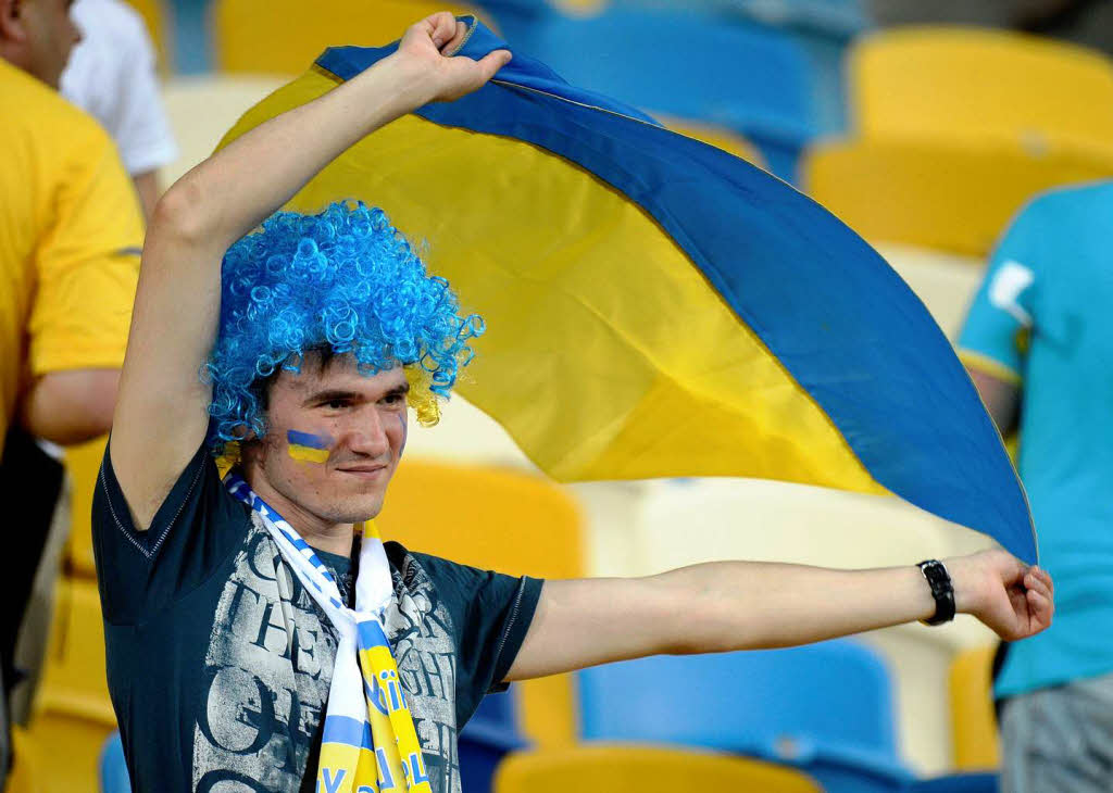 Jubelnder ukrainischer Fan.