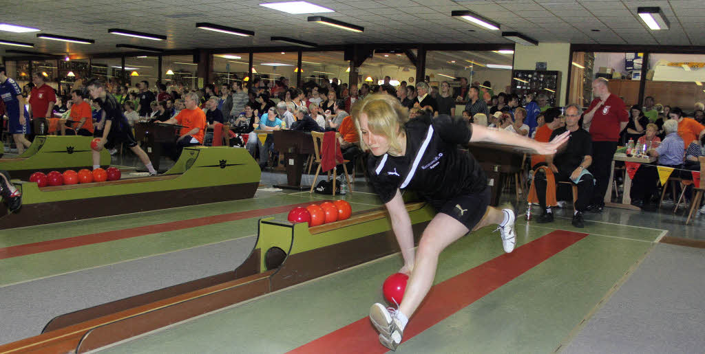 KegelDM lockt 800 Zuschauer an Kegeln Badische Zeitung