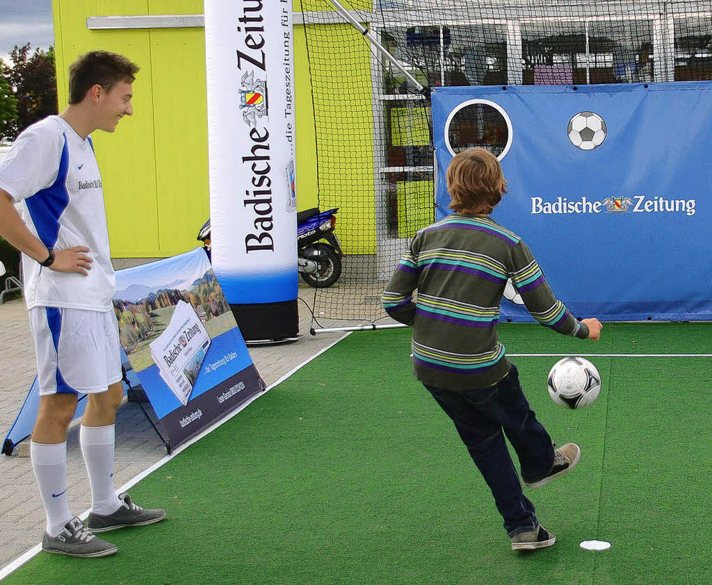 Trotz Fußball-EM Den Ball Immer Schön Flach Halten - Gundelfingen ...