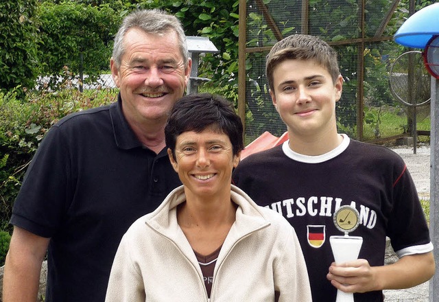 Sieger-Familie beim Minigolf: die Zisselsbergers   | Foto: Urs Reichle