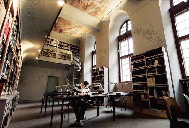 Zukunftskonzepte auf den Grundsteinen ...ilosophen-Lesesaal der Uni Heidelberg   | Foto: ddp