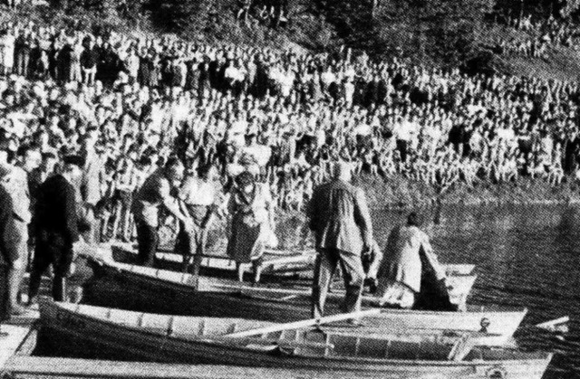 Unter groer  Anteilnahme  der Bevlke... ersten Ruder- und Paddelboote statt.   | Foto: Archivfoto: &#8222;1950-1960 Kandelstadt Waldkirch&#8220;