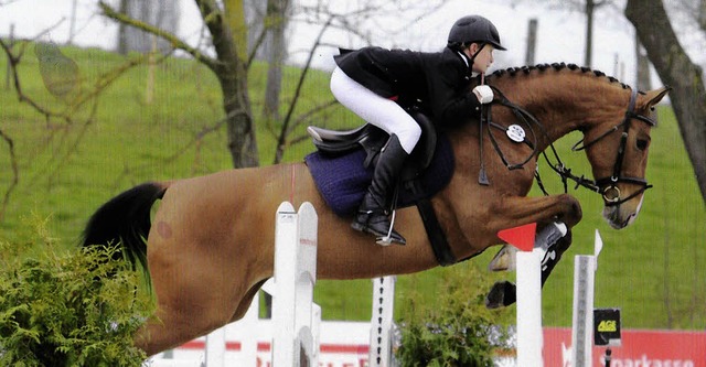 Auf dem Sprung nach vorn: Nachwuchsreiter Nico Leber.   | Foto: Hege