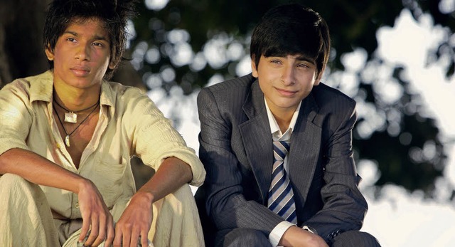 Kleider machen Kulturen: Aqib Khan (rechts),   Raj Bhansali.  | Foto: koolfilm
