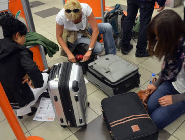 Ich hab noch einen Koffer in Berlin: GHSE-ler im Flughafen Schnefeld  | Foto: Hans-Jrgen Trul