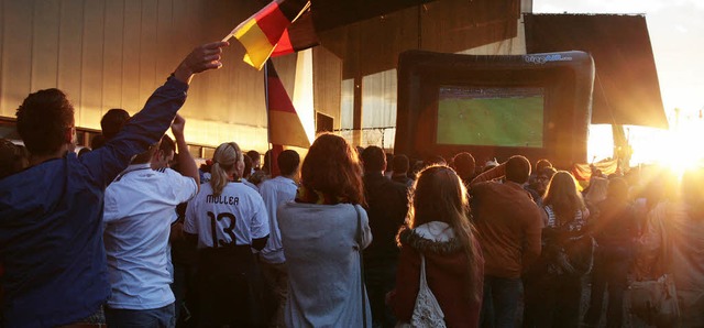 1500 Fuballfans kamen am Mittwoch zum Public Viewing  nach Orschweier.   | Foto: Sandra Decoux-Kone